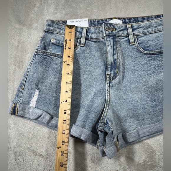 NWT WeWoreWhat Low Rise Rolled Light Vintage Distressed Denim Jean Shorts 26 - Picture 6 of 16